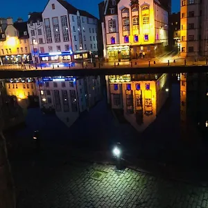 Vibrant At The Shore In Leith Appartement