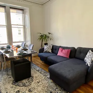 Traveller Award Winner 2024 - With 3 Beds Appartement